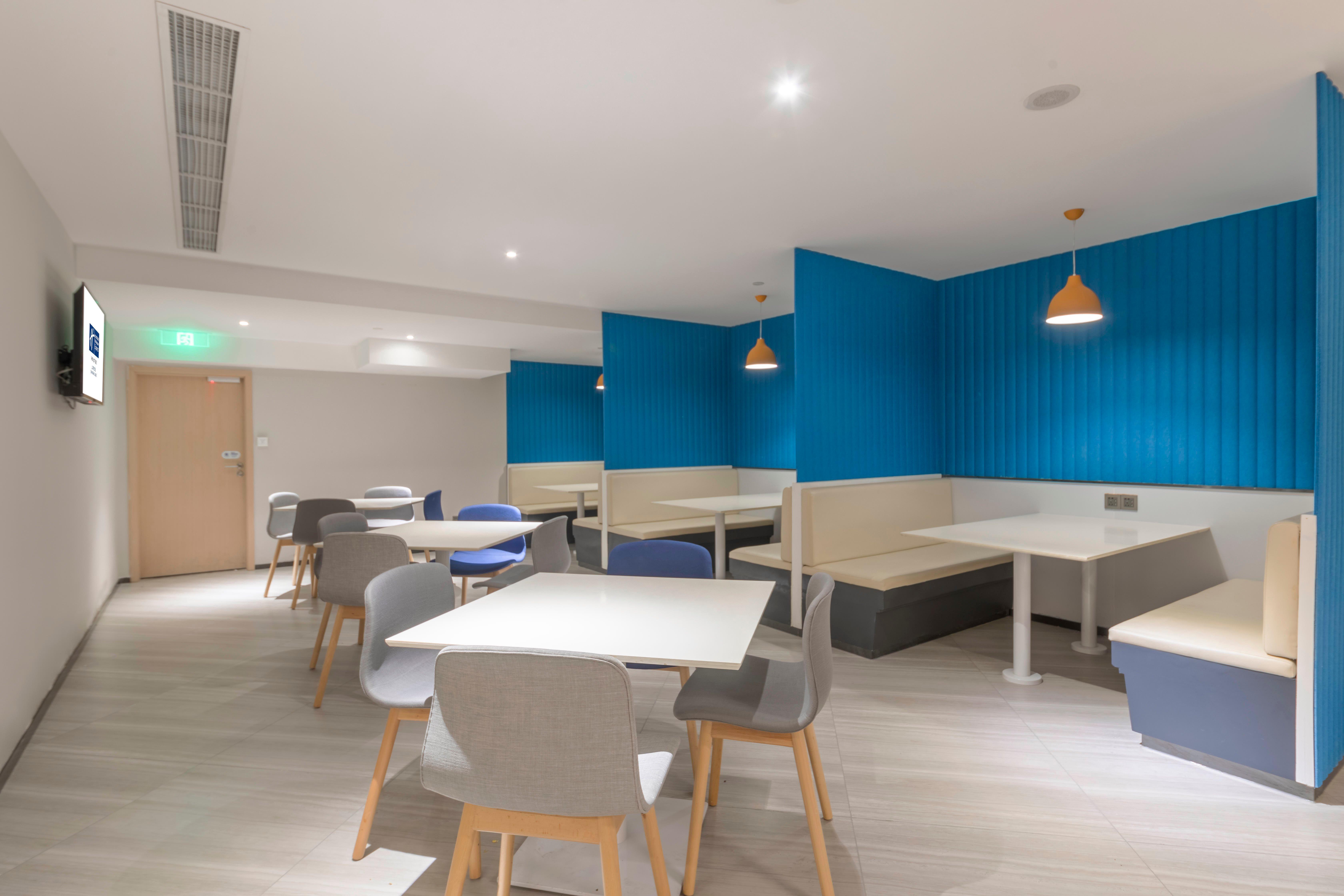 Holiday Inn Express Shanghai Gubei By Ihg Exterior photo