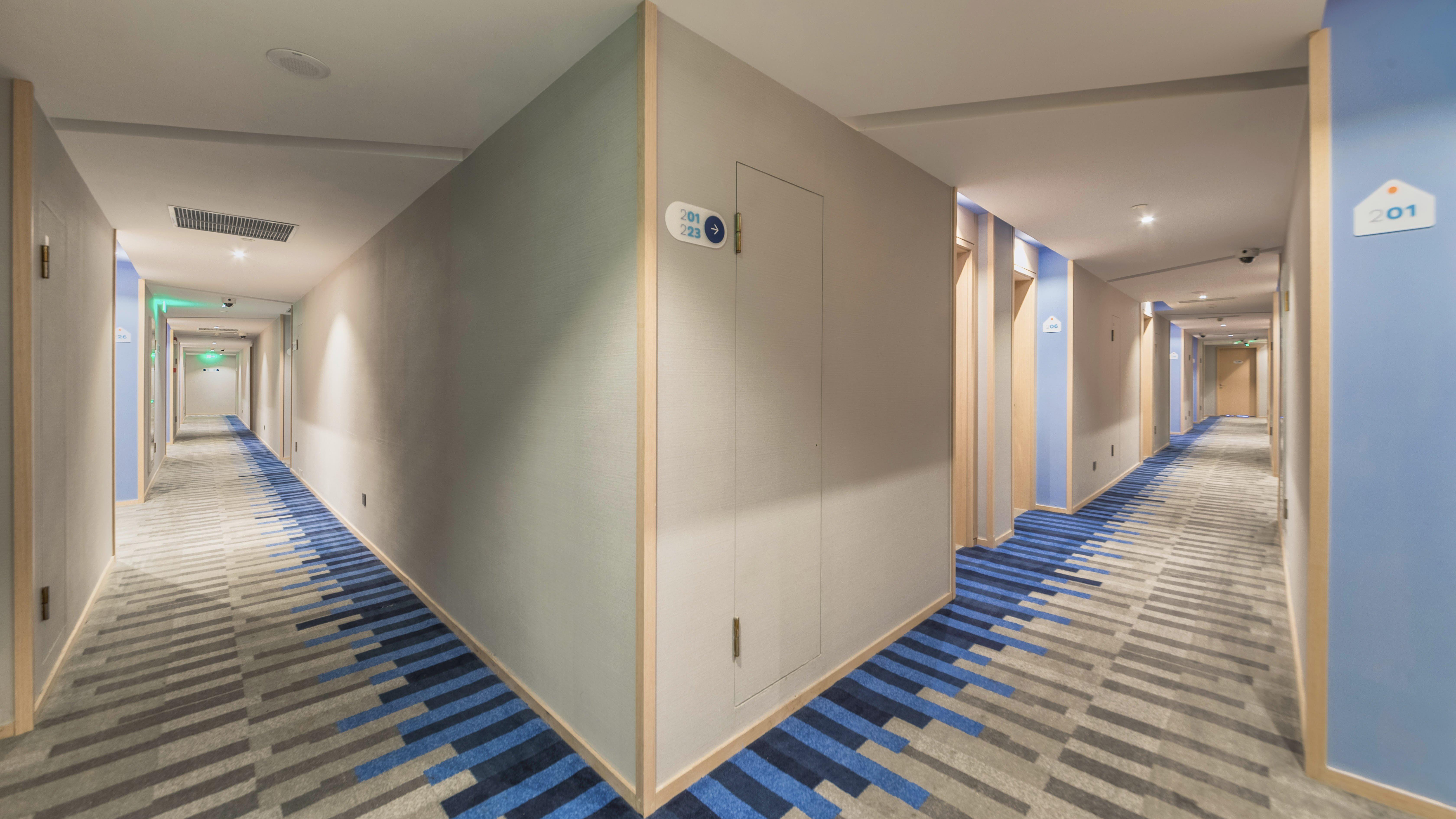 Holiday Inn Express Shanghai Gubei By Ihg Exterior photo