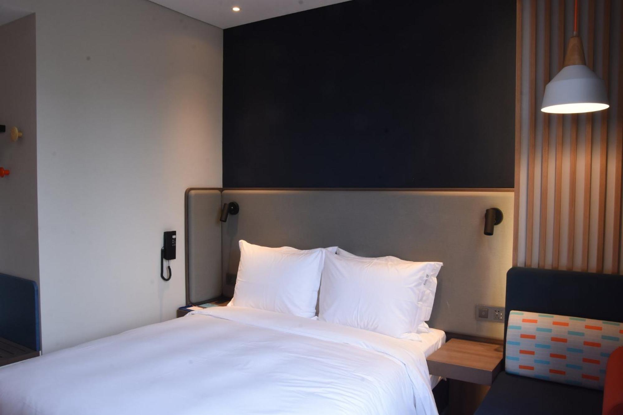 Holiday Inn Express Shanghai Gubei By Ihg Exterior photo